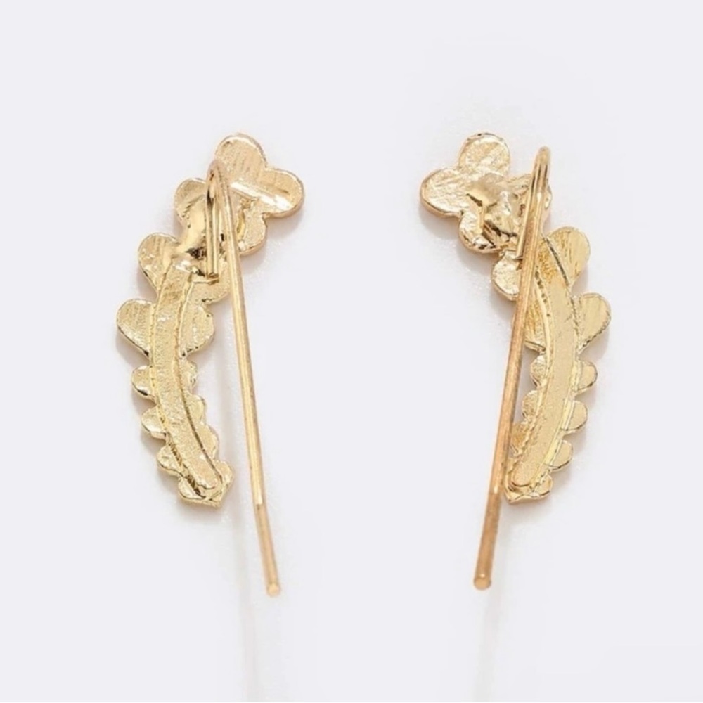 3 for $35 🌟Gold heart earclimber earrings🌟🌟 - Picture 4 of 4